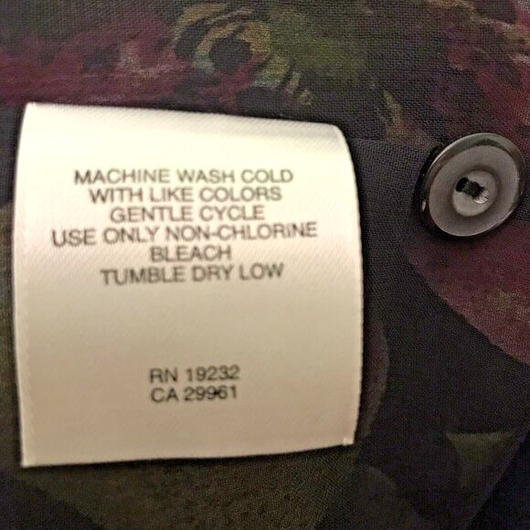 Alfred Dunner Women's 16 Black Floral Blouse Short Sleeve Button-Up Lined Top - Picture 7 of 7